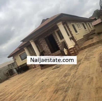 6bdrm Bungalow in Elewuro Estate, Akobo for sale