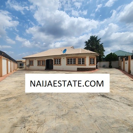3bdrm Bungalow in Akobo for sale-3