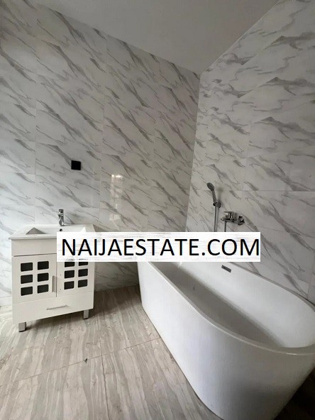 4bdrm Duplex in Chief Lateef Oyelade for sale-4