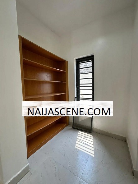 4bdrm Duplex in Lere Adigun Gra, Basorun for sale-4